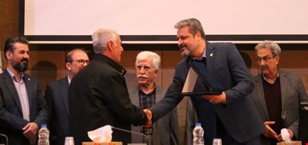 برگزاری مراسم اهدای جوایز چهل و پنجمین قرعه‌کشی حساب‌های قرض‌الحسنه بانک سپه در قم/تأکید مدیر شعب بر نقش عدالت‌محور بانکداری اسلامی